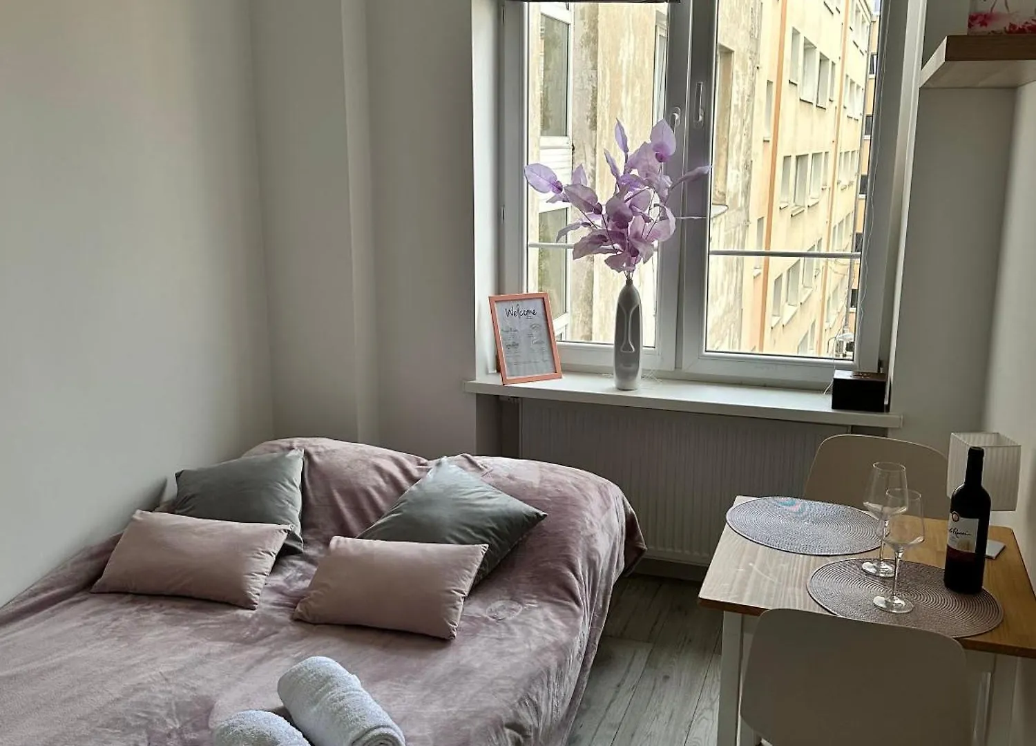 Lavanda Place - Warsaw Center Apartment